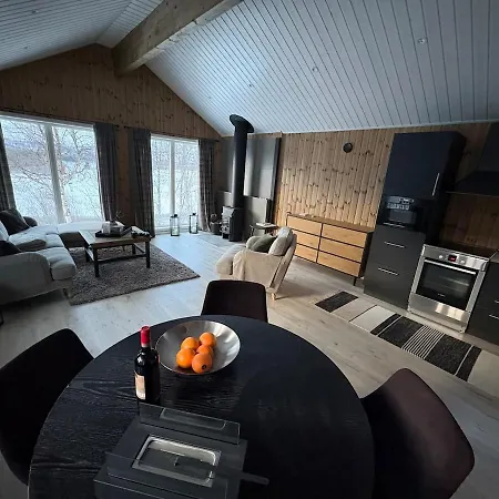 בית נופש Modernized Standalone Sorreisa - ברדופוס